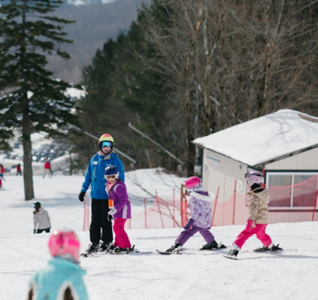 kidsrule skiing lesson at bromley mountain